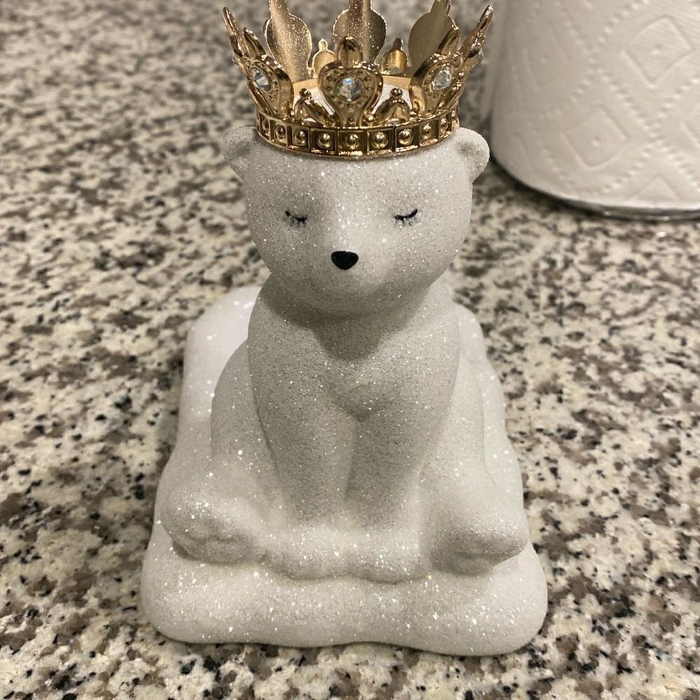 New BBW Royal Polar Bear Soap Dispenser Set